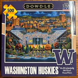 Washington Huskies Puzzle - 500 Pieces by Dowdle